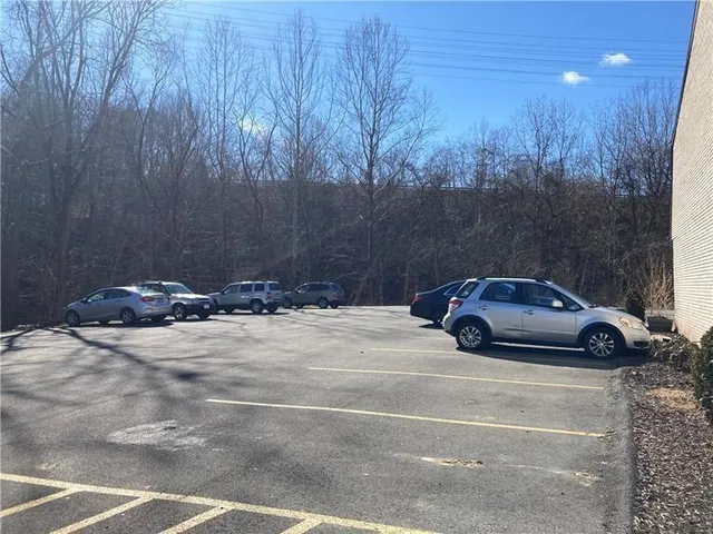 $975 | 500 Milltown Road, Unit 507, New Kensington, PA 15068