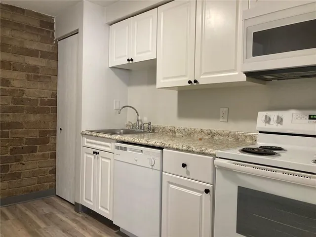 $975 | 500 Milltown Road, Unit 507, New Kensington, PA 15068