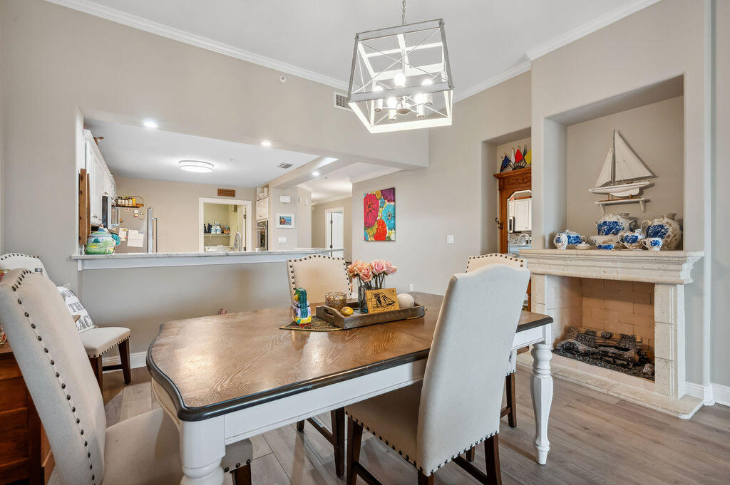 770 Harbor Boulevard, Unit 1D Destin, FL 32541 - Photo 36 of 59 a dining room with furniture and window