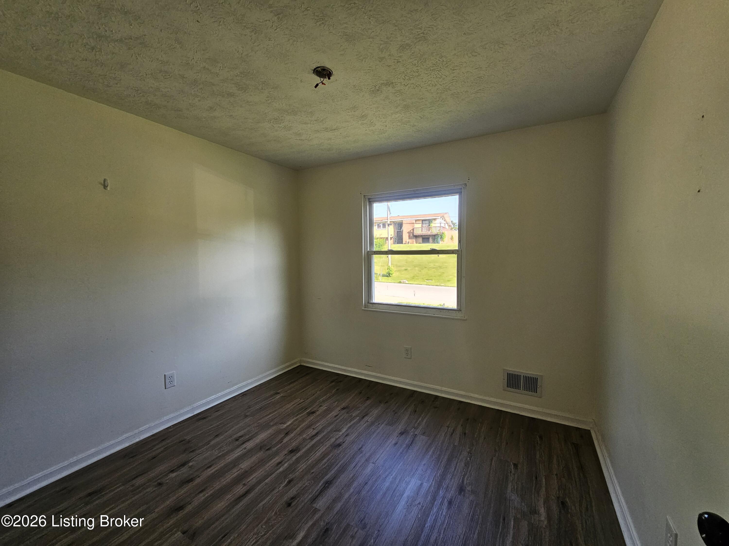 1411 Knight Road Louisville, KY 40214 - Photo 32 of 58 20260515_181654