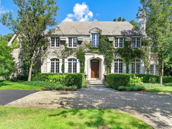 $2,639,000 | 401 West Glendale Avenue, Oak Brook, IL 60523