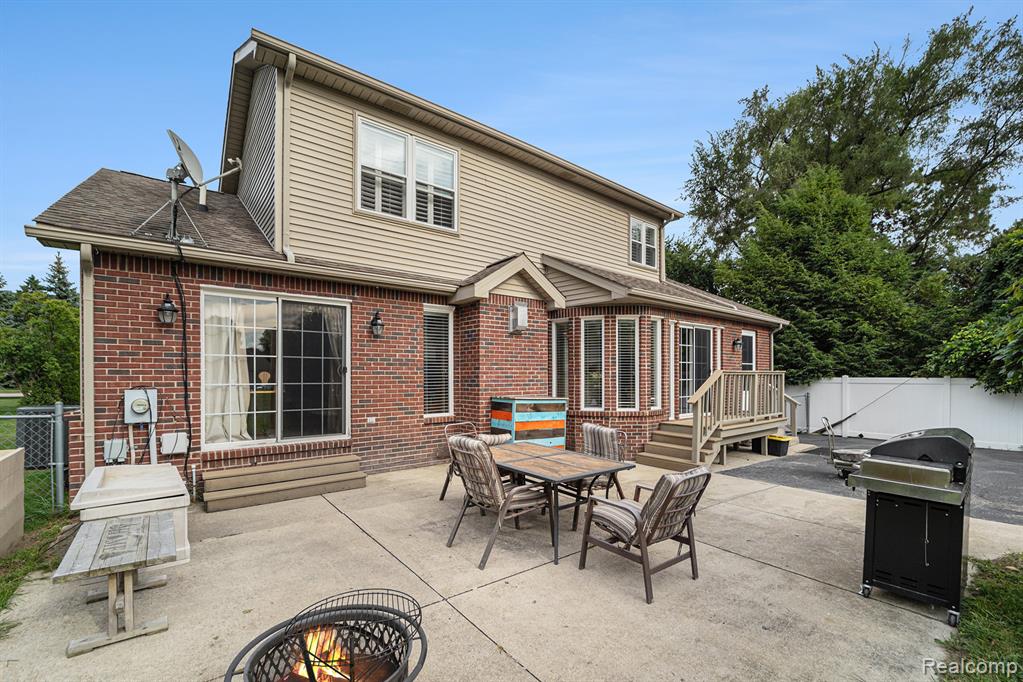 20019 Farmington Road Livonia, MI 48152 - Photo 34 of 49 Gallery Image 34