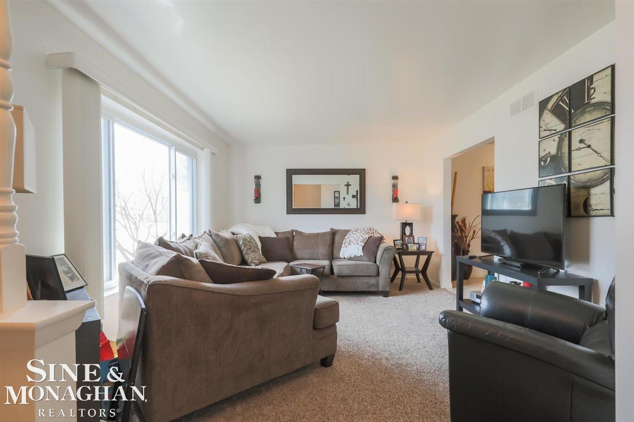 20720 Meier Road St. Clair Shores, MI 48081 - Photo 3 of 28