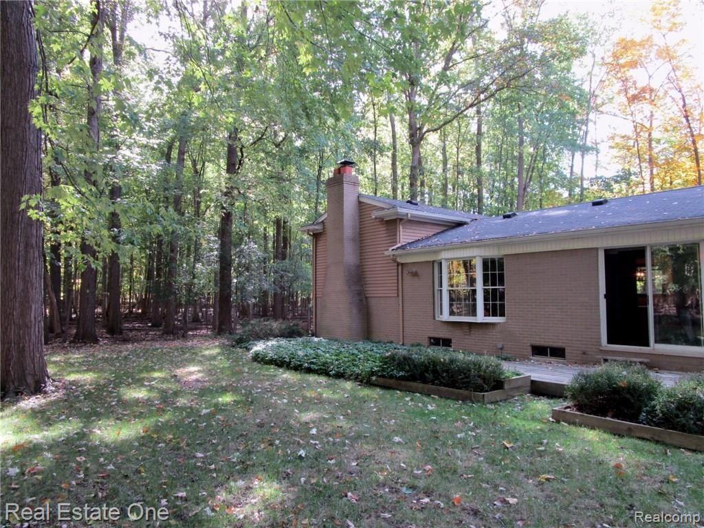 19209 Meridian Road Grosse Ile, MI 48138 - Photo 38 of 38 IMG_0547.jpg