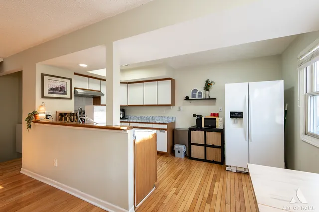 $250,000 | 1336 Inverrary Lane, Unit 1336, Deerfield, IL 60015