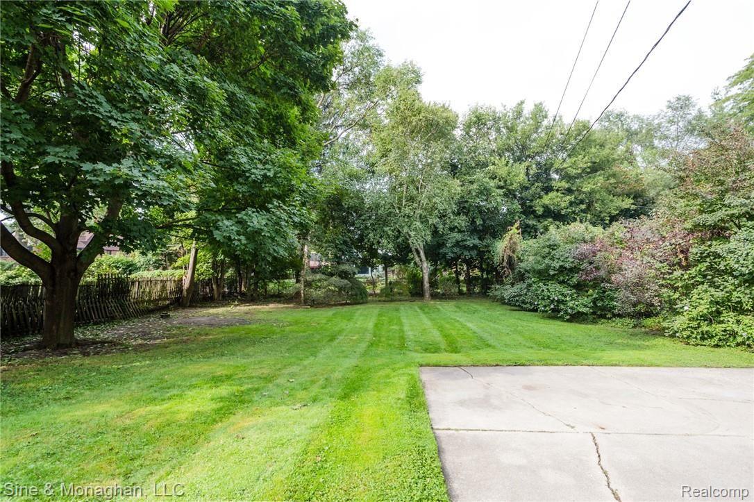 561 Middlesex Road Grosse Pointe, MI 48230 - Photo 47 of 53 IMG_5764.jpg