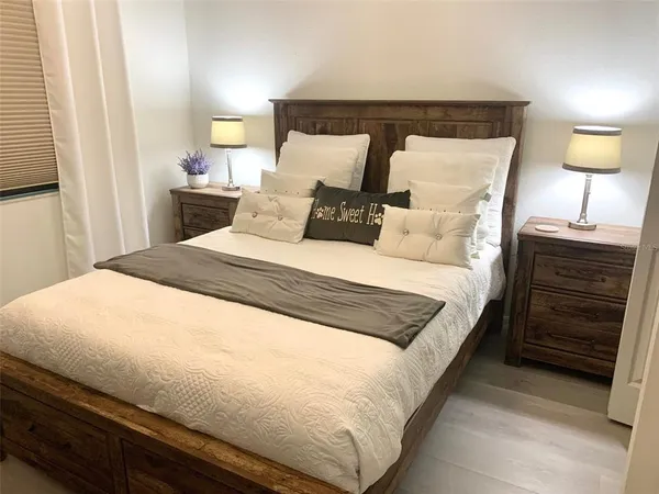 $2,000 | 17626 Gawthrop Drive, Unit 105, Bradenton, FL 34211