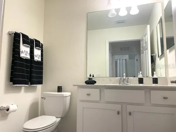 $2,000 | 17626 Gawthrop Drive, Unit 105, Bradenton, FL 34211