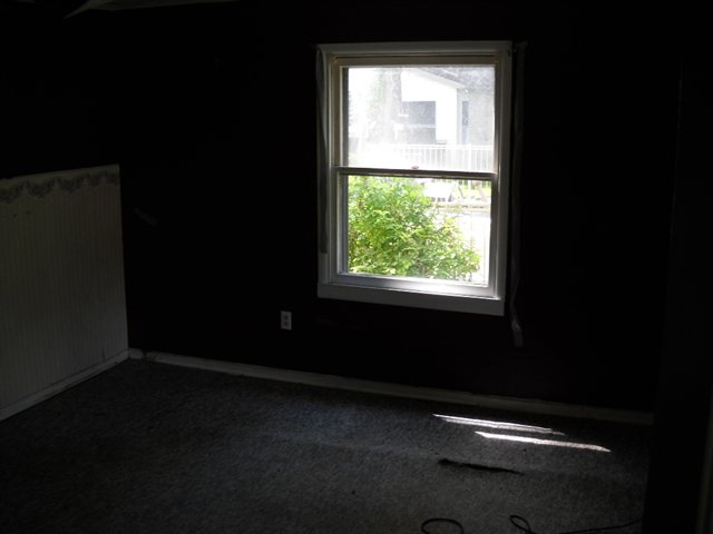 31101359-2.JPG