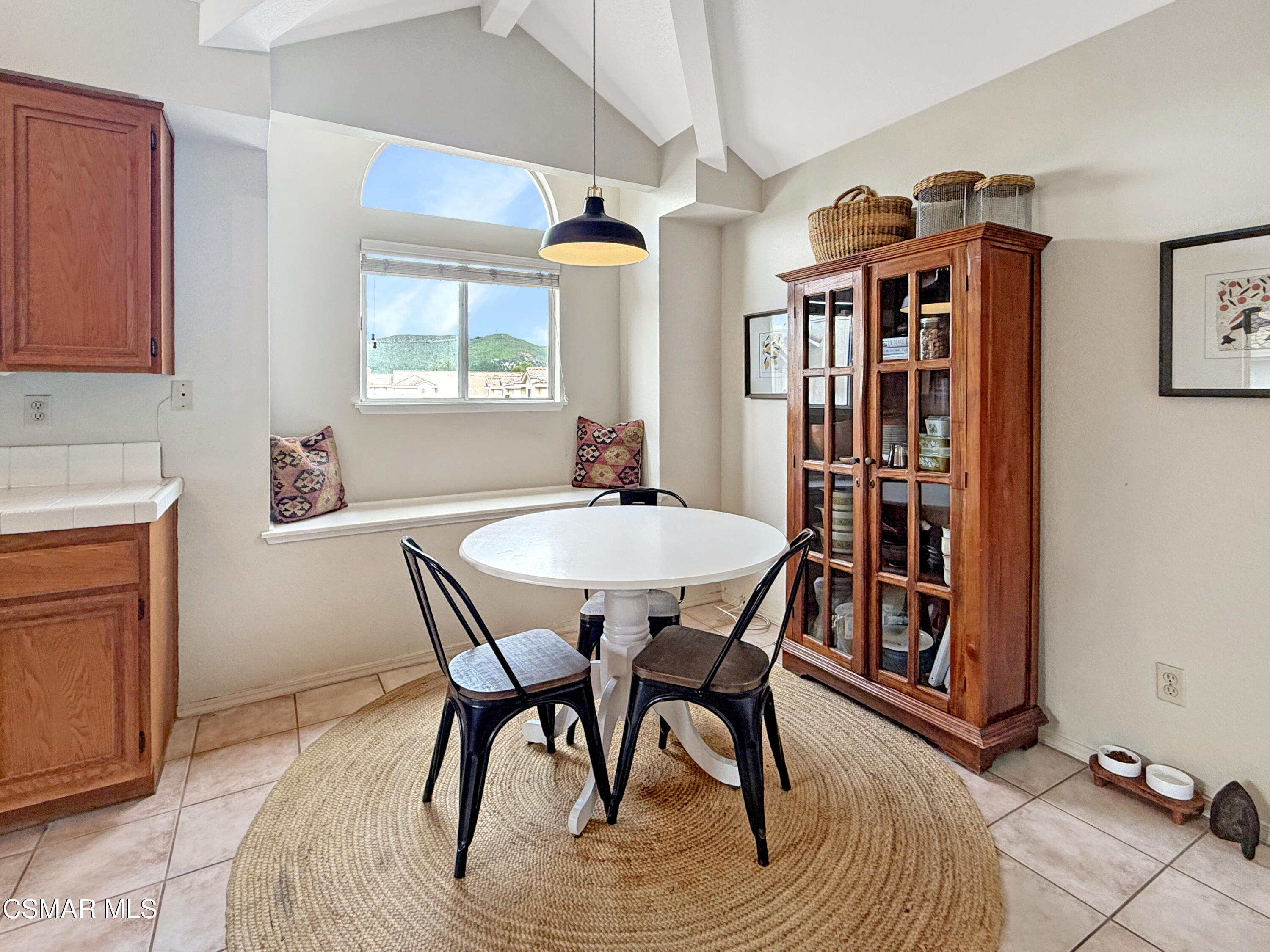 264 Ridgeton Lane, Unit B Simi Valley, CA 93065 - Photo 23 of 32 Breakfast room