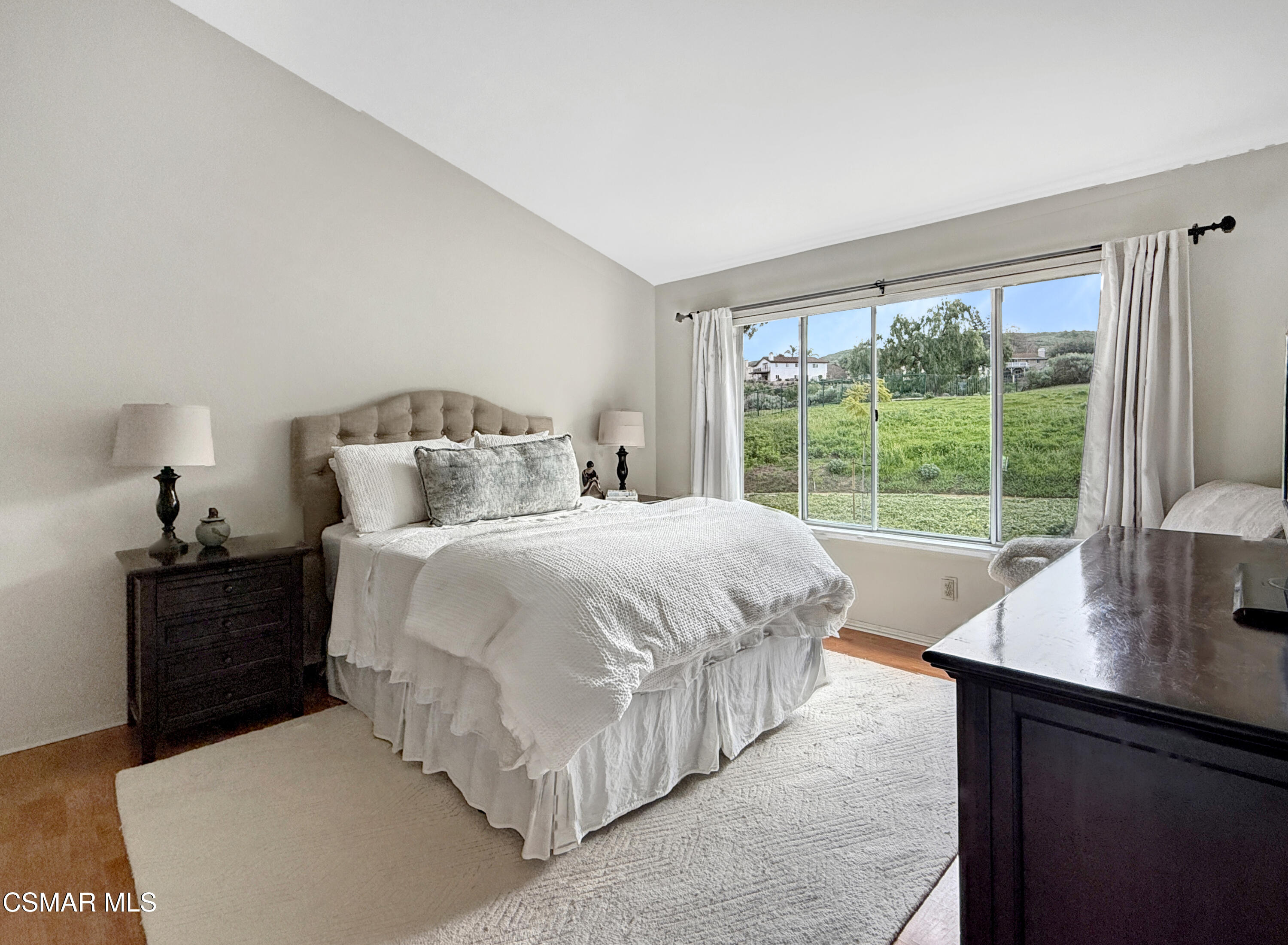 264 Ridgeton Lane, Unit B Simi Valley, CA 93065 - Photo 26 of 32 MBR 1