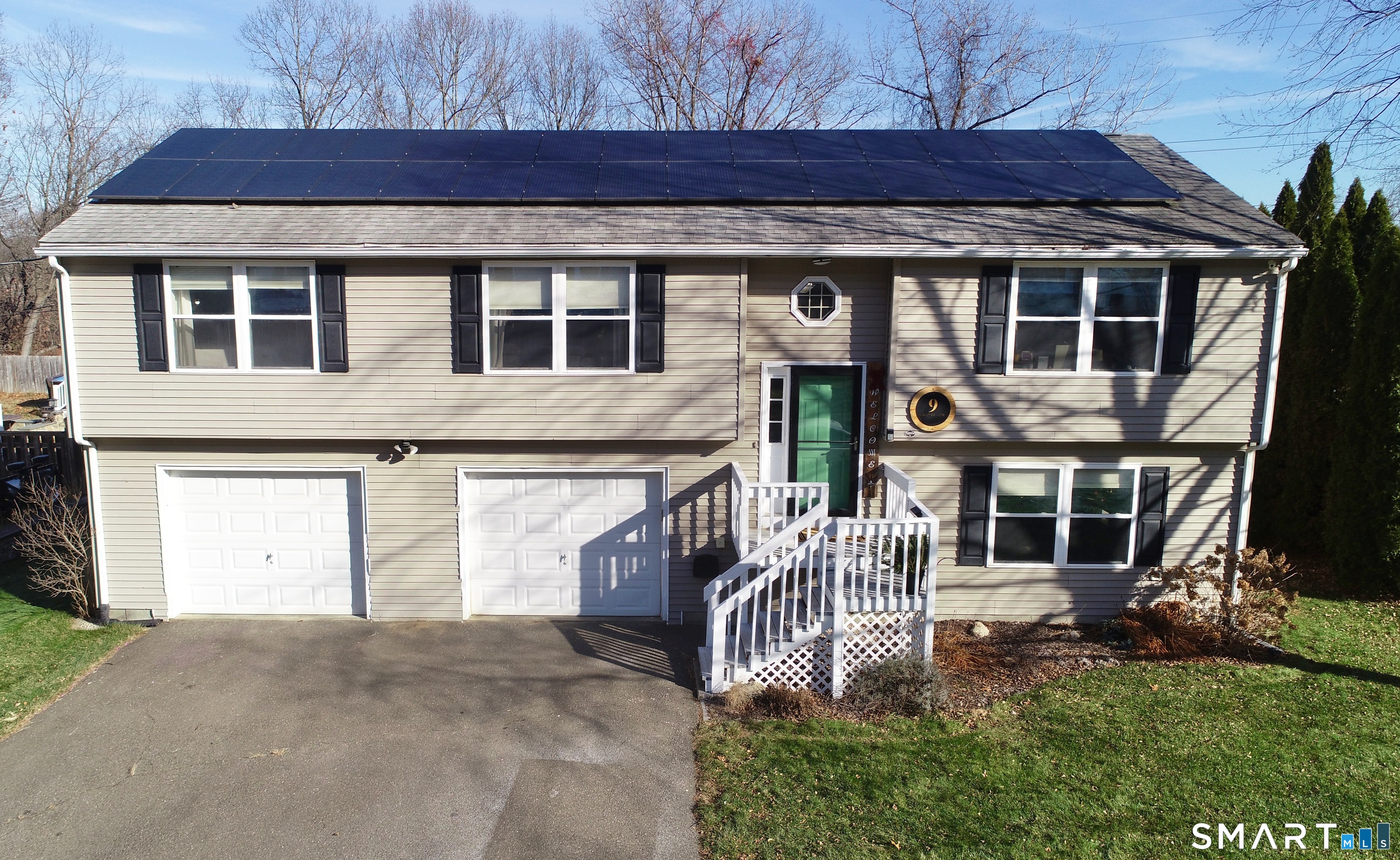 9 Adanti Avenue Ansonia, CT 06401 - Photo 1 of 40