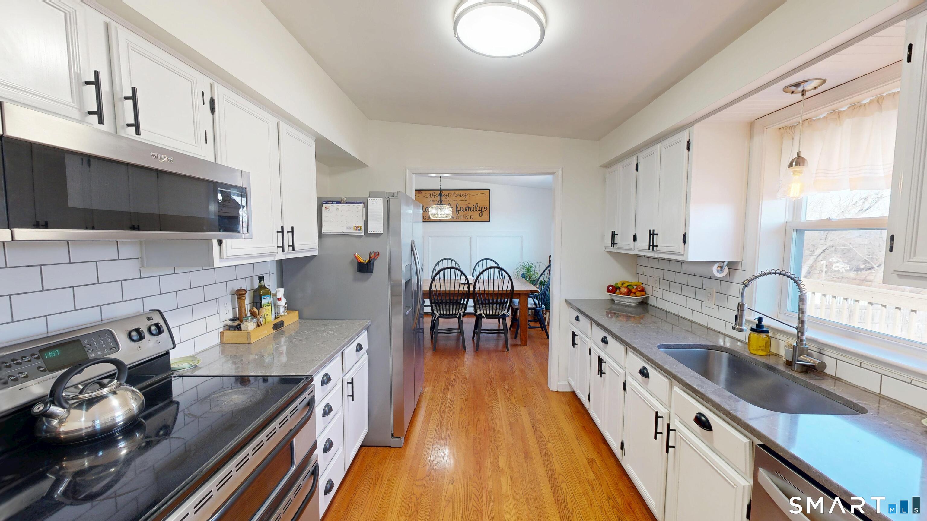 9 Adanti Avenue Ansonia, CT 06401 - Photo 11 of 40