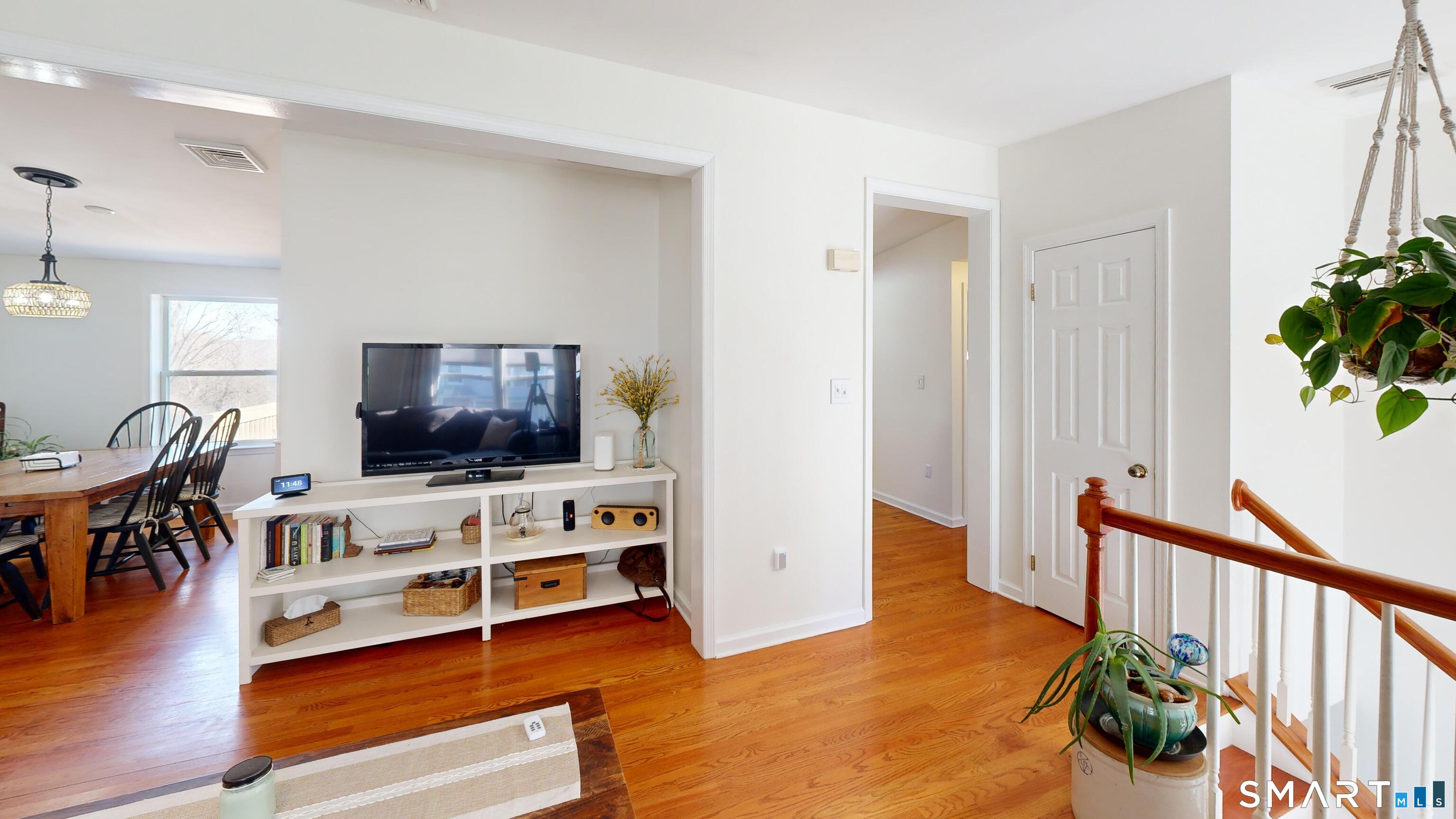 9 Adanti Avenue Ansonia, CT 06401 - Photo 6 of 40