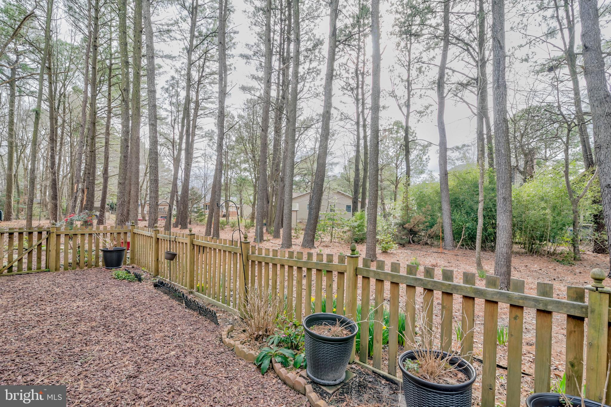 127 Watertown Road Ocean Pines, MD 21811 - Photo 22 of 39 Fenced read yard