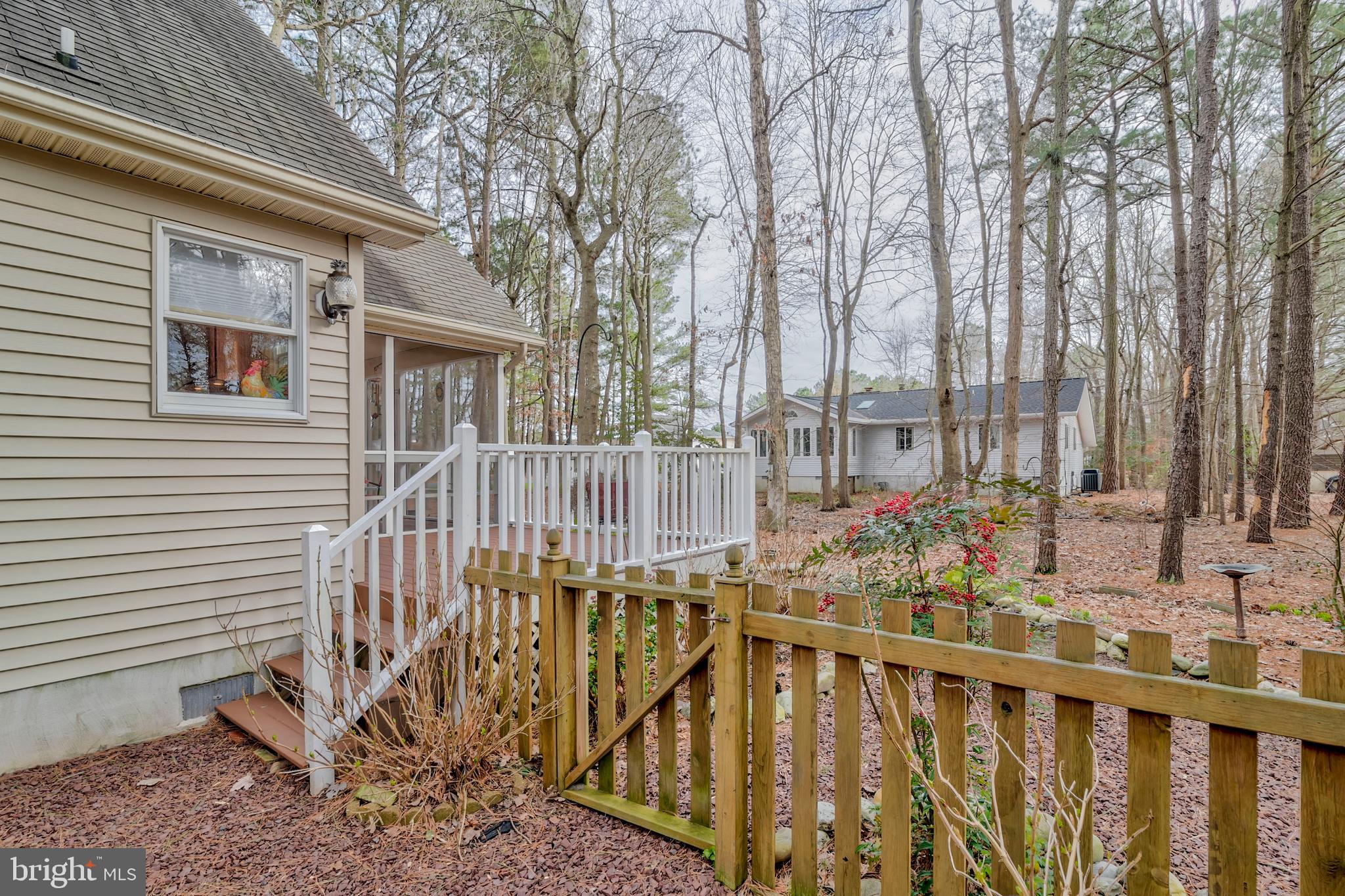 127 Watertown Road Ocean Pines, MD 21811 - Photo 23 of 39 Deck to fenced yard