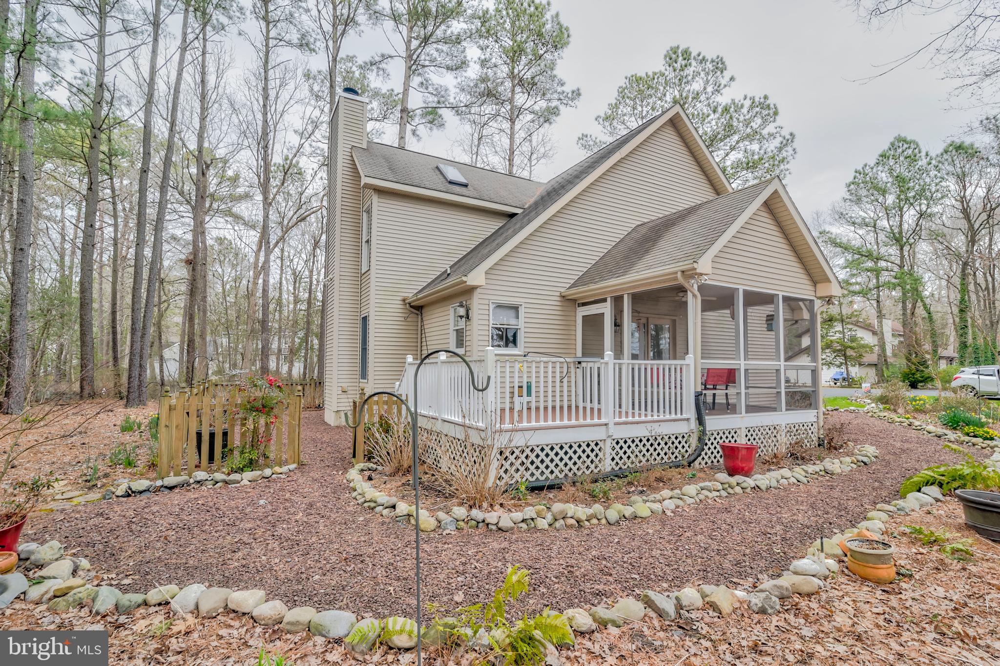 127 Watertown Road Ocean Pines, MD 21811 - Photo 28 of 39 Carefully landscaped side yard