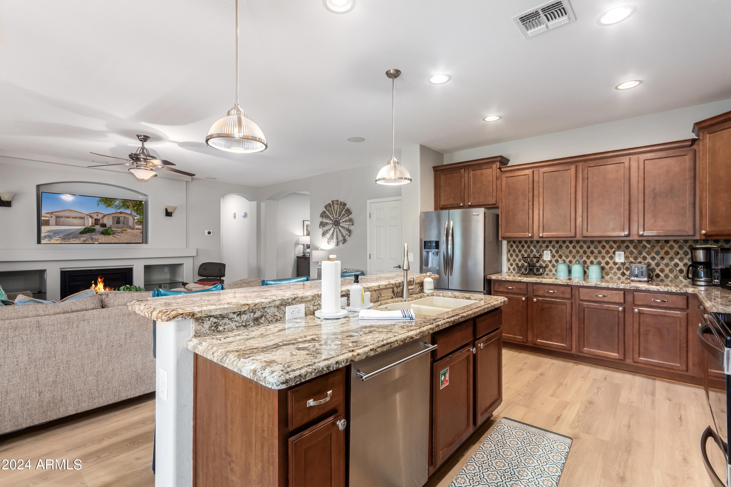 2695 East Rakestraw Lane Gilbert, AZ 85298 - Photo 17 of 41 18 - Rakestraw