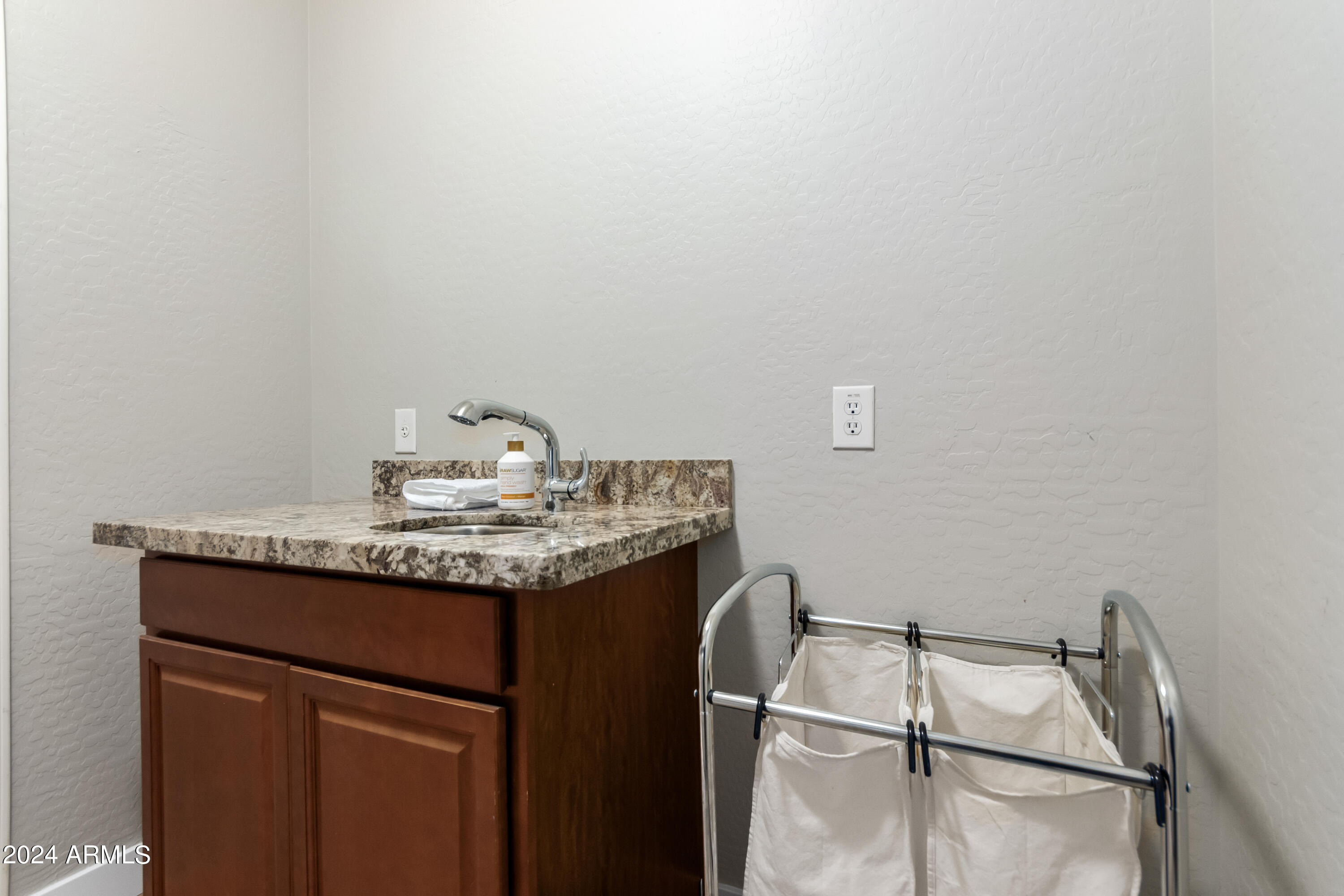 2695 East Rakestraw Lane Gilbert, AZ 85298 - Photo 37 of 41 39 - Rakestraw