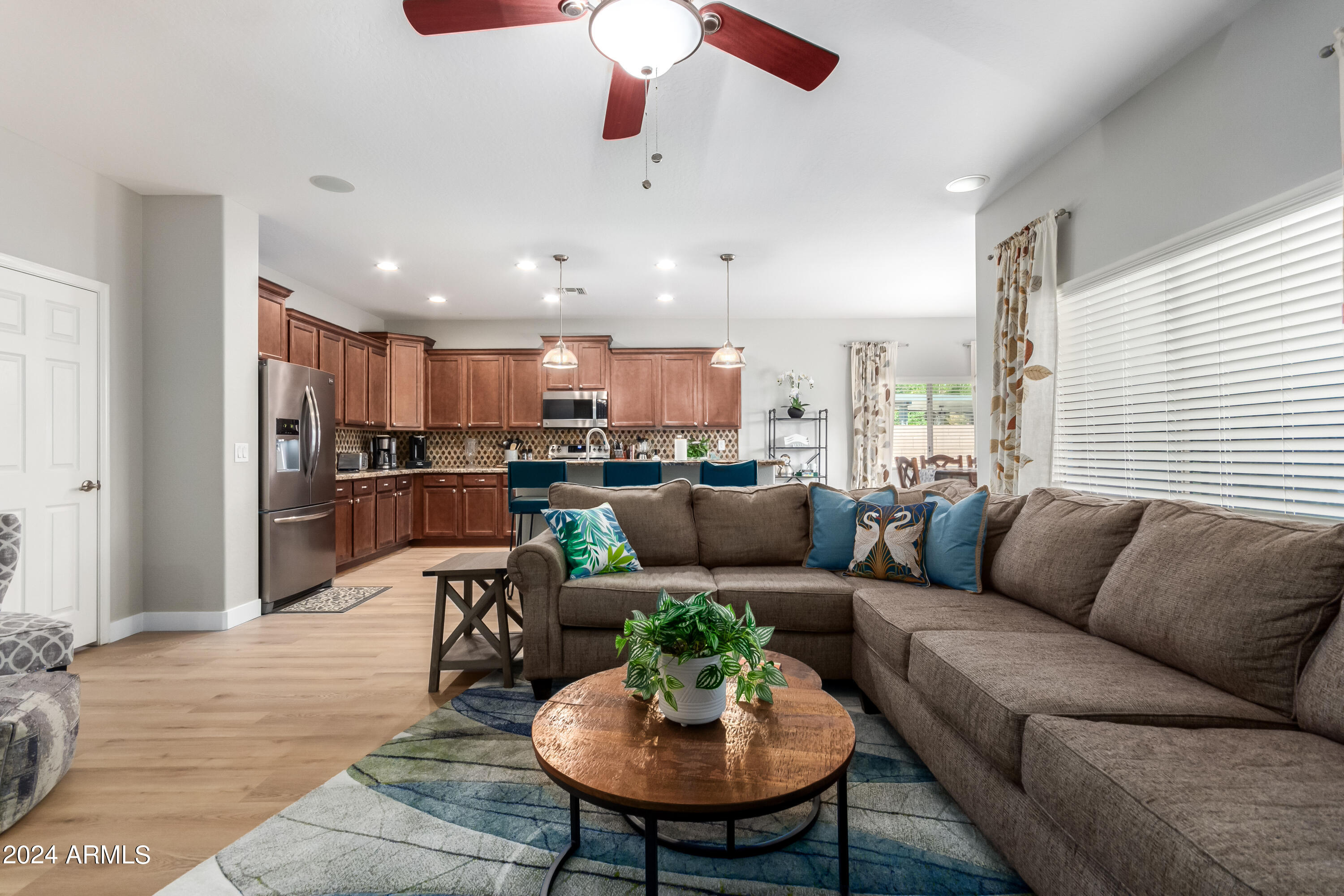 2695 East Rakestraw Lane Gilbert, AZ 85298 - Photo 8 of 41 13 - Rakestraw