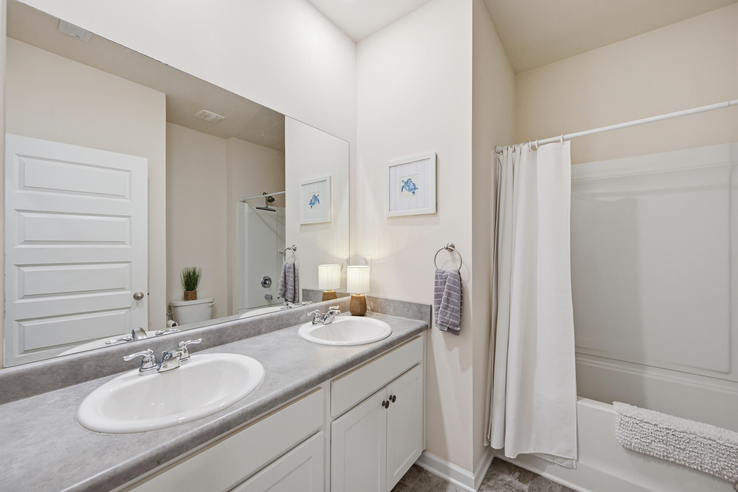 346 Donnington Court Aiken, SC 29801 - Photo 34 of 52 Guest Bathroom