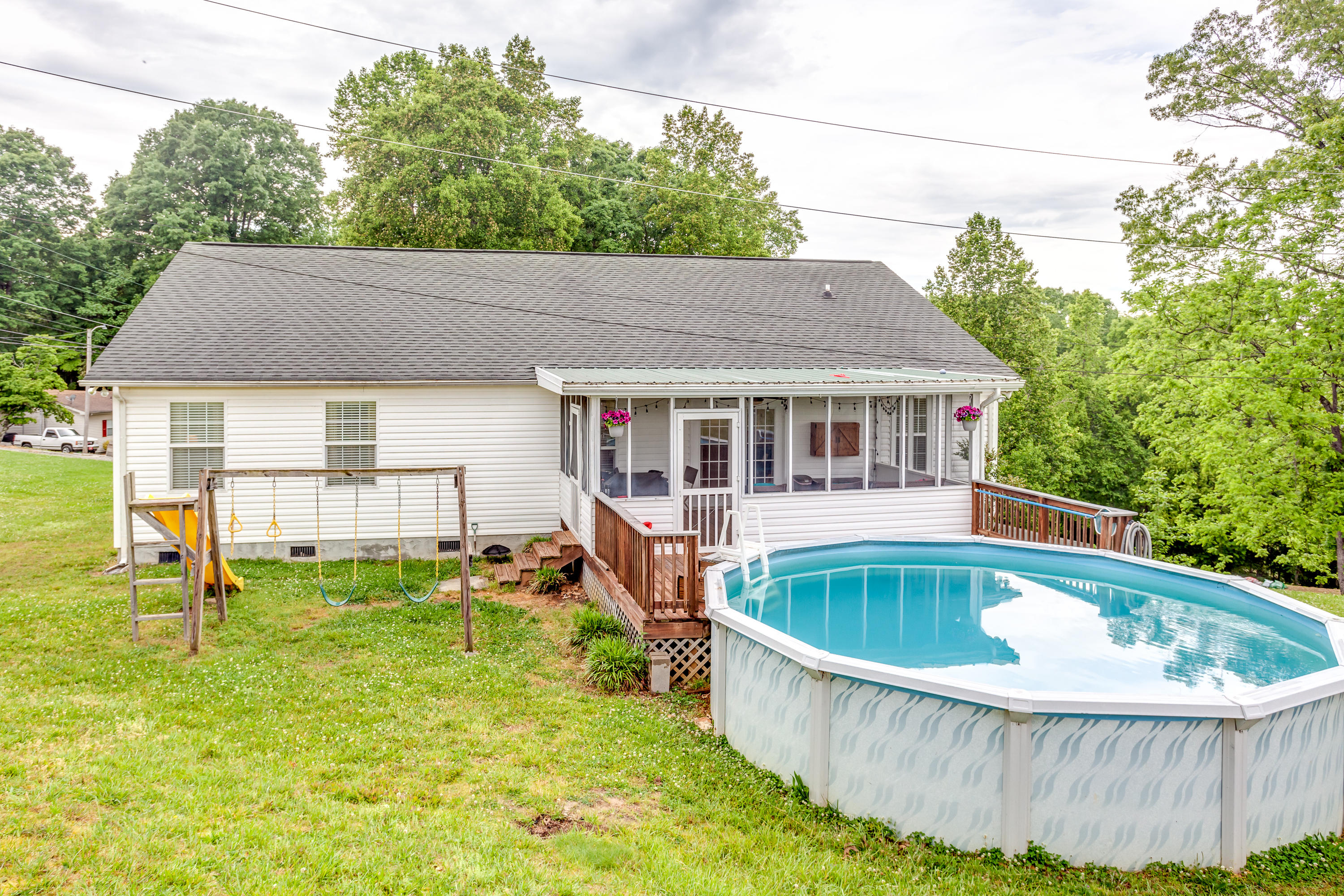 8809 Heiskell Road Powell, TN 37849 - Photo 33 of 36 033200519-1-8809HeiskellRdPowellTN-SMALL