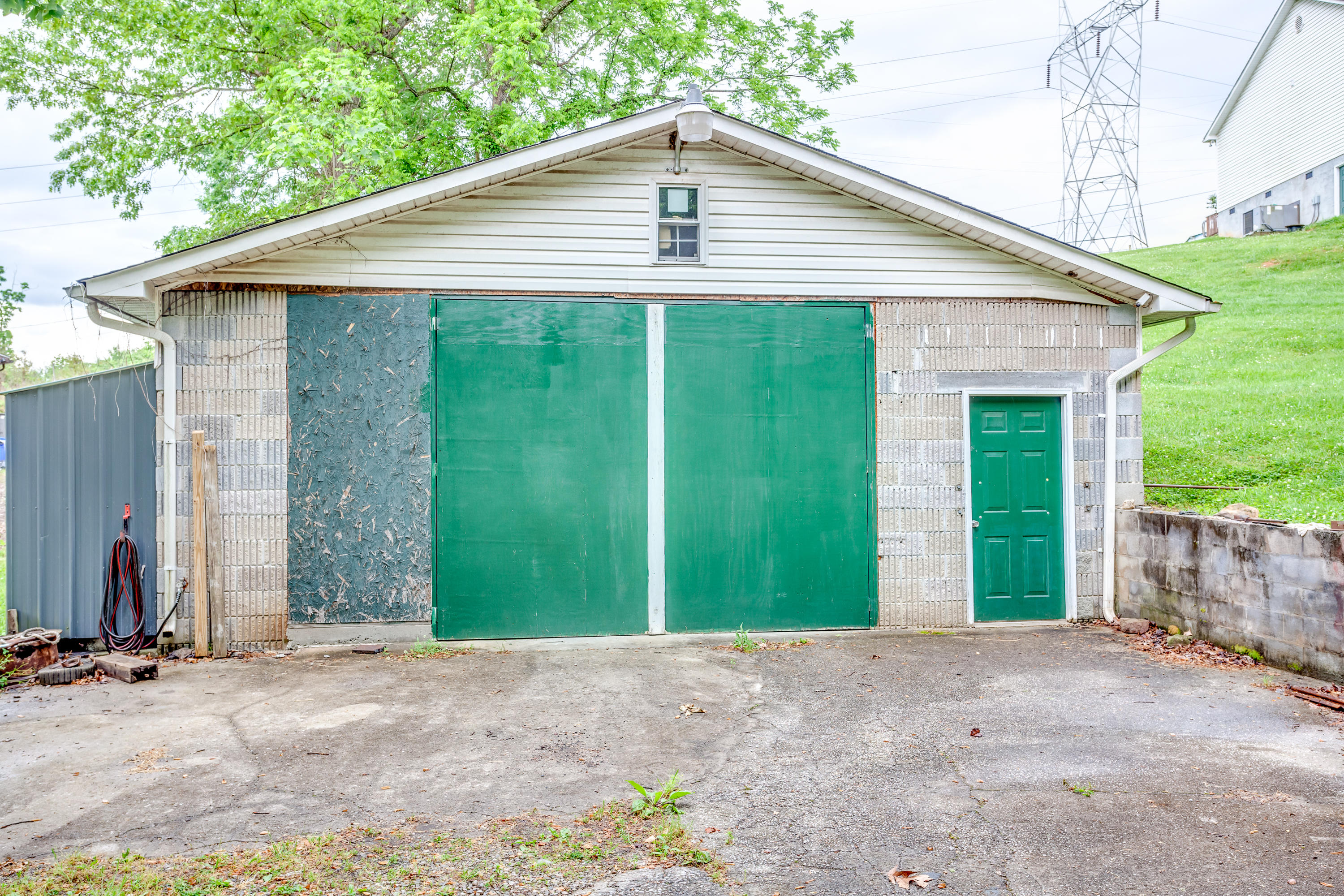 8809 Heiskell Road Powell, TN 37849 - Photo 36 of 36 036200519-1-8809HeiskellRdPowellTN-SMALL