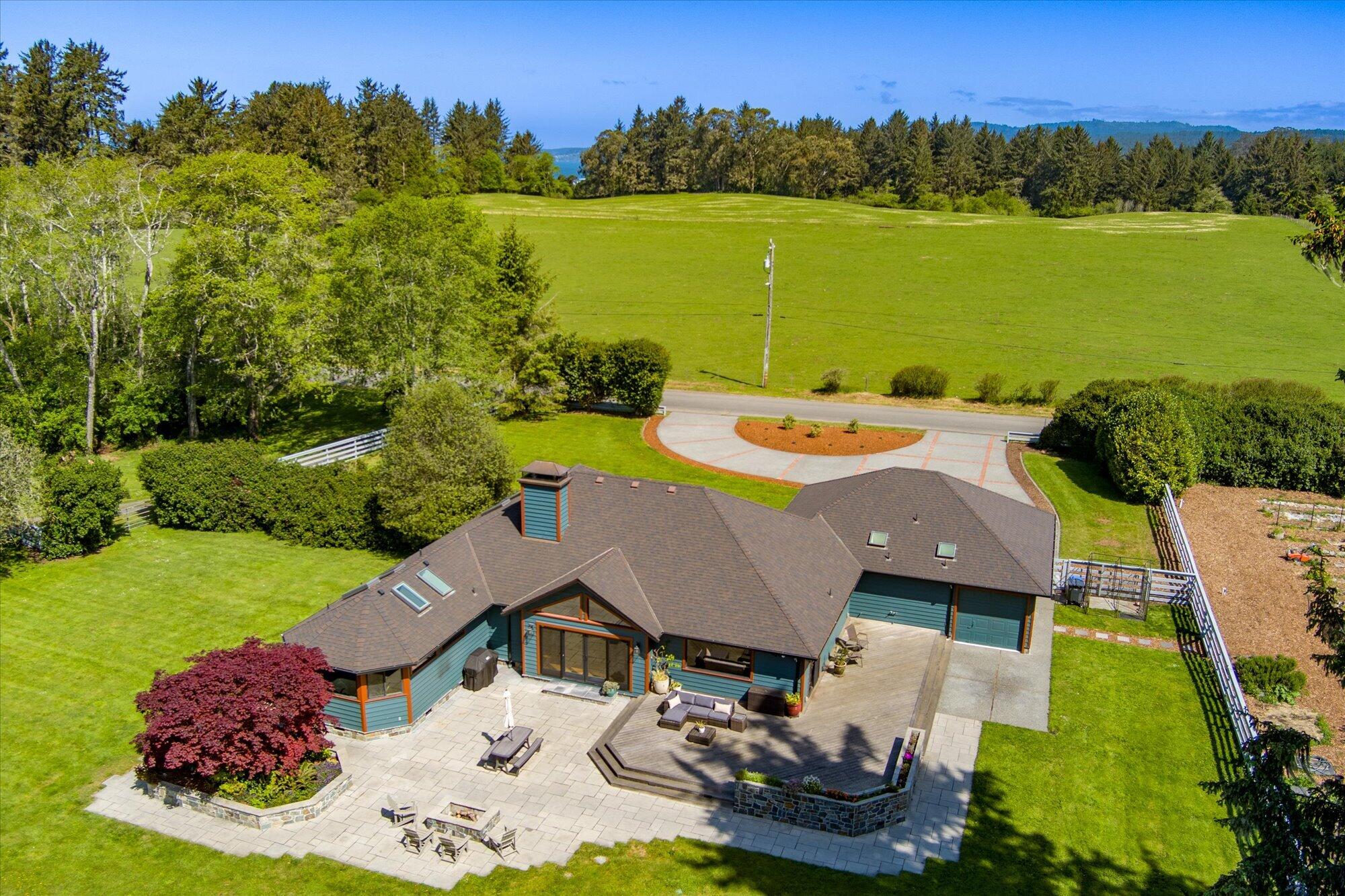 1300 Clam Beach Road McKinleyville, CA 95519 - Photo 4 of 116