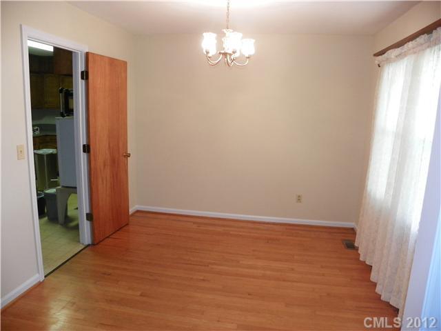 4839 Cheviot Road Charlotte, NC 28269 - Photo 3 of 14 Gallery Image 3