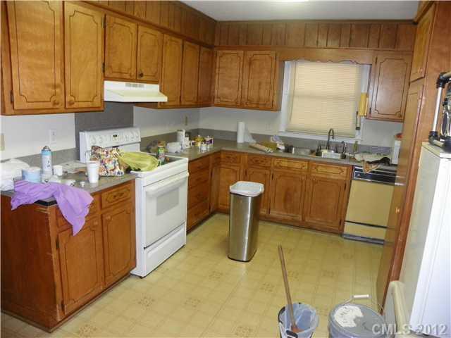 4839 Cheviot Road Charlotte, NC 28269 - Photo 6 of 14 Gallery Image 6