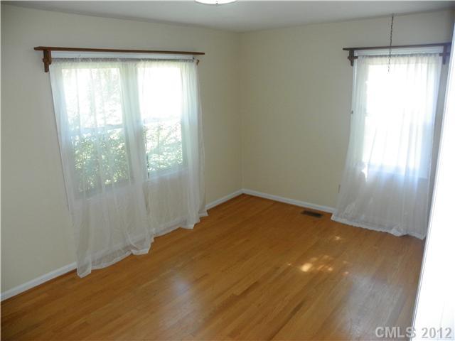 4839 Cheviot Road Charlotte, NC 28269 - Photo 8 of 14 Gallery Image 8