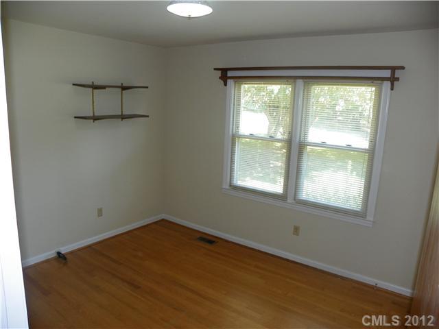 4839 Cheviot Road Charlotte, NC 28269 - Photo 9 of 14 Gallery Image 9