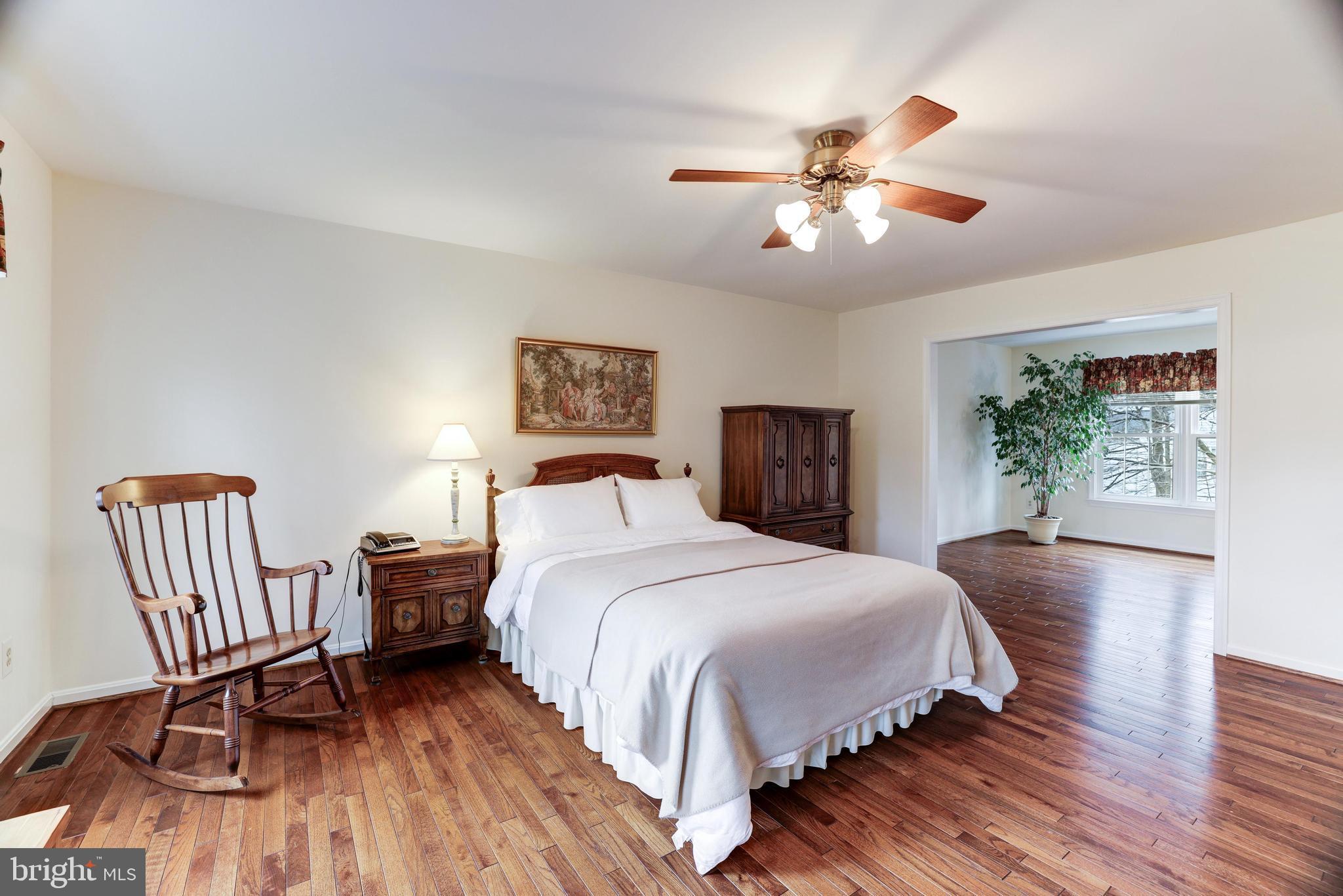 13221 Shady Ridge Lane Fairfax, VA 22033 - Photo 17 of 62 Large Suite w/ Sitting Room...