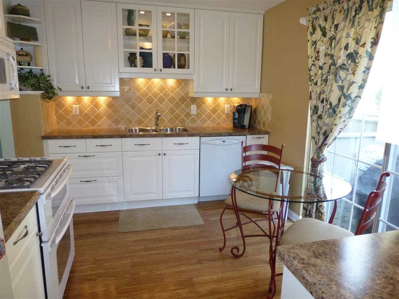 1425 Lantern Lane Rochester, MI 48306 - Photo 3 of 27 31194006-2.JPG