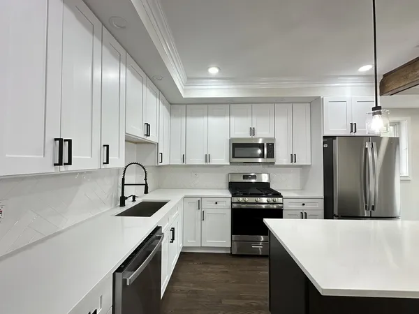 $2,600 | 2317 North Keeler Avenue, Unit 1, Chicago, IL 60639