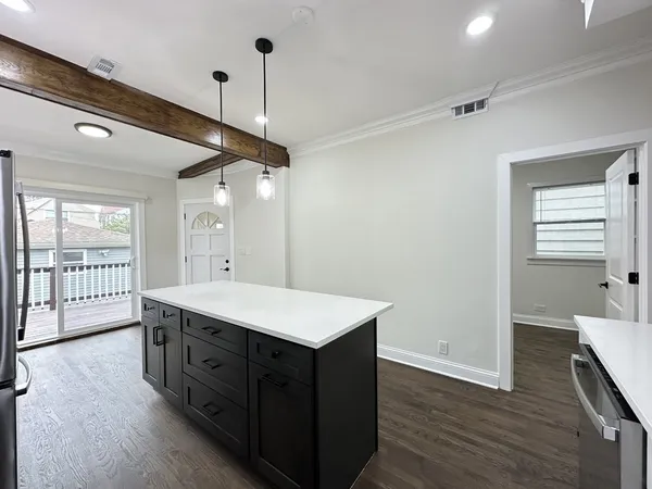 $2,600 | 2317 North Keeler Avenue, Unit 1, Chicago, IL 60639