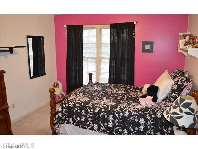 5907 High View Road Greensboro, NC 27410 - Photo 12 of 16 2nd Bedroom.