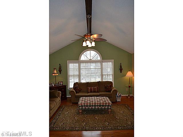 5907 High View Road Greensboro, NC 27410 - Photo 4 of 16 Living Room.