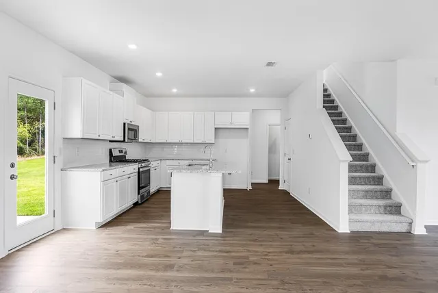 $357,990 | 213 Groveton Court, Euharlee, GA 30145