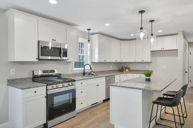 $799,000 | 490 High Street, Rochester, MA 02770