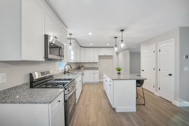 $799,000 | 490 High Street, Rochester, MA 02770