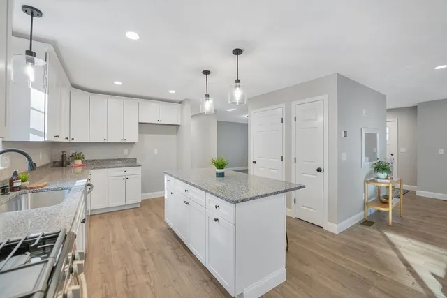 $799,000 | 490 High Street, Rochester, MA 02770