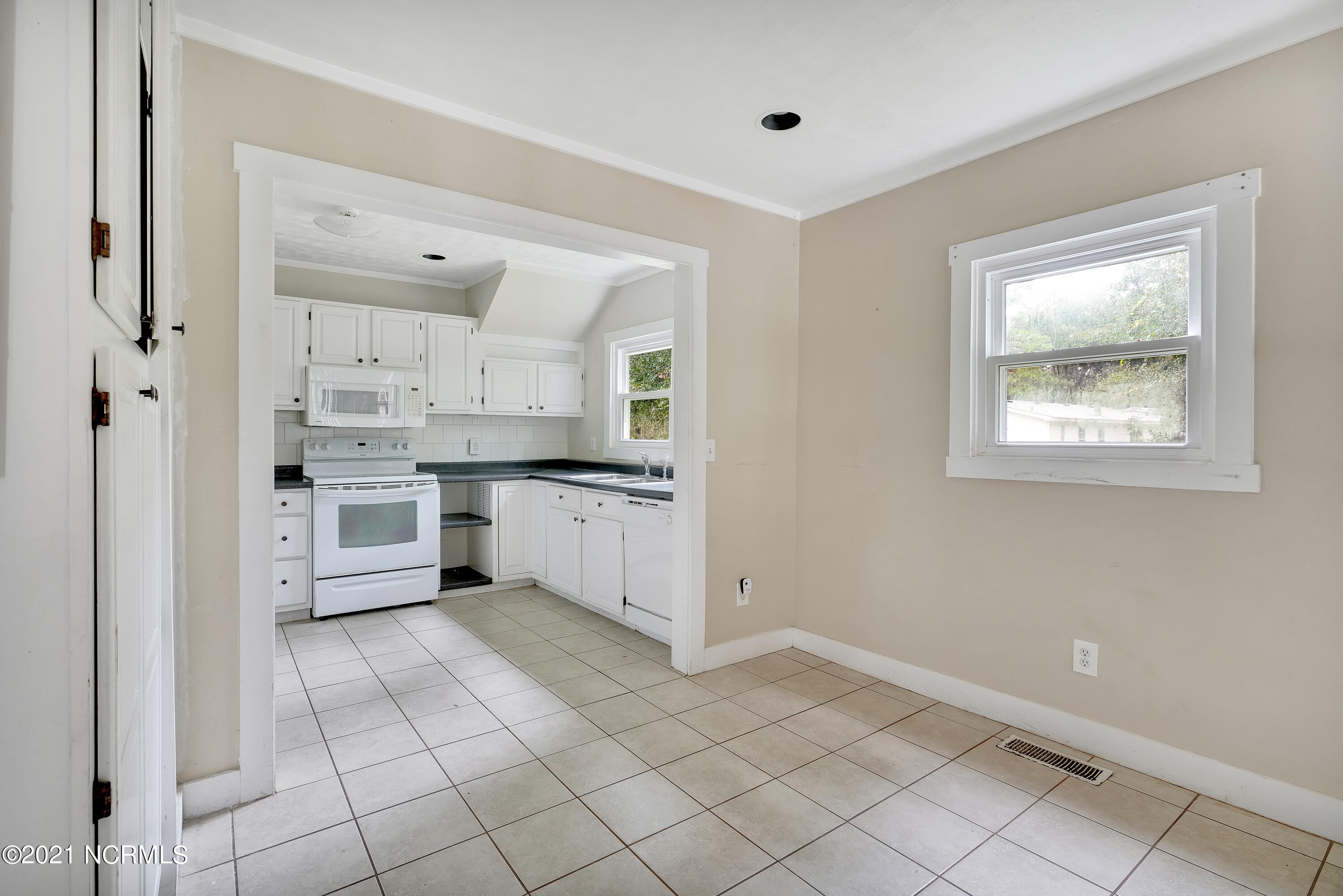 7796 Alexander Road Wilmington, NC 28411 - Photo 11 of 34 7796AlexanderRoad-11