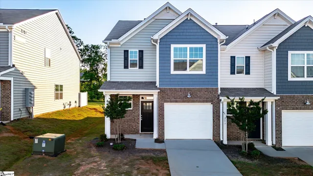 $230,000 | 290 East Compass Way, Easley, SC 29640