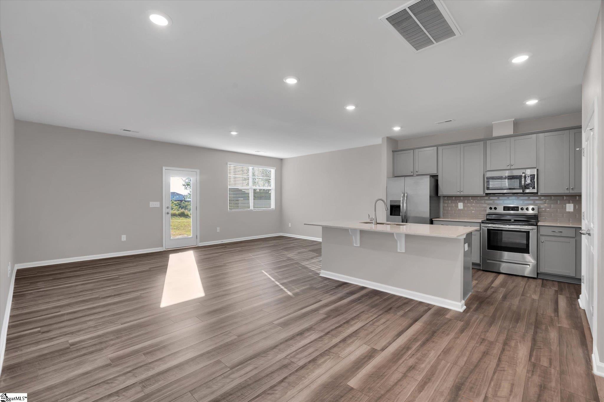 290 East Compass Way Easley, SC 29640 - Photo 3 of 23