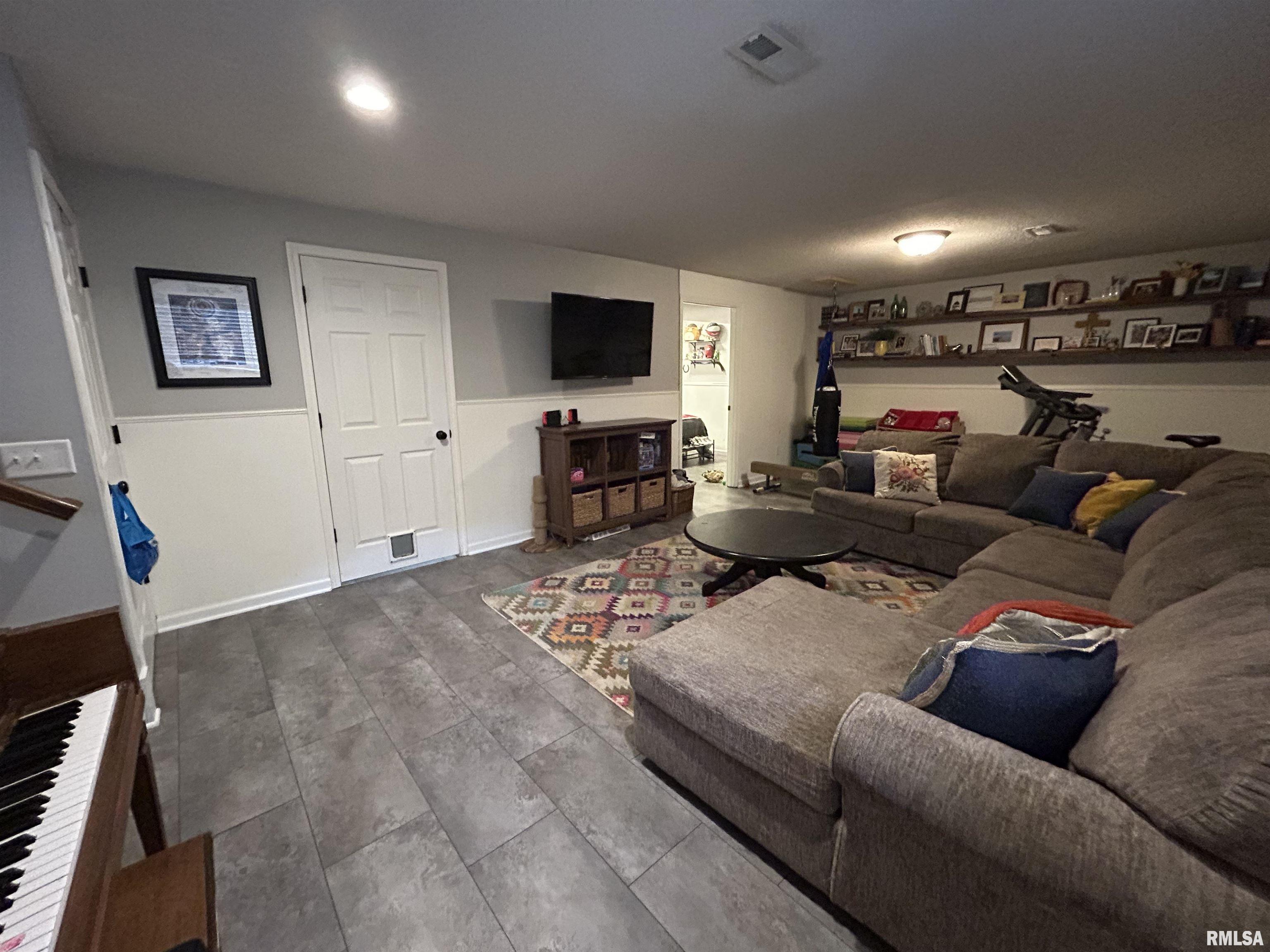 1 Sarah Avenue Springfield, IL 62703 - Photo 15 of 29