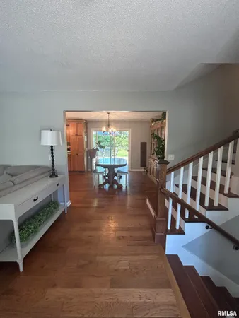 $275,000 | 1 Sarah Avenue, Springfield, IL 62703
