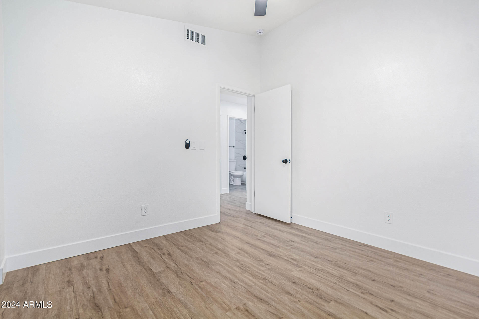 1650 East Darrel Road Phoenix, AZ 85042 - Photo 17 of 31 0027-27-Darrel