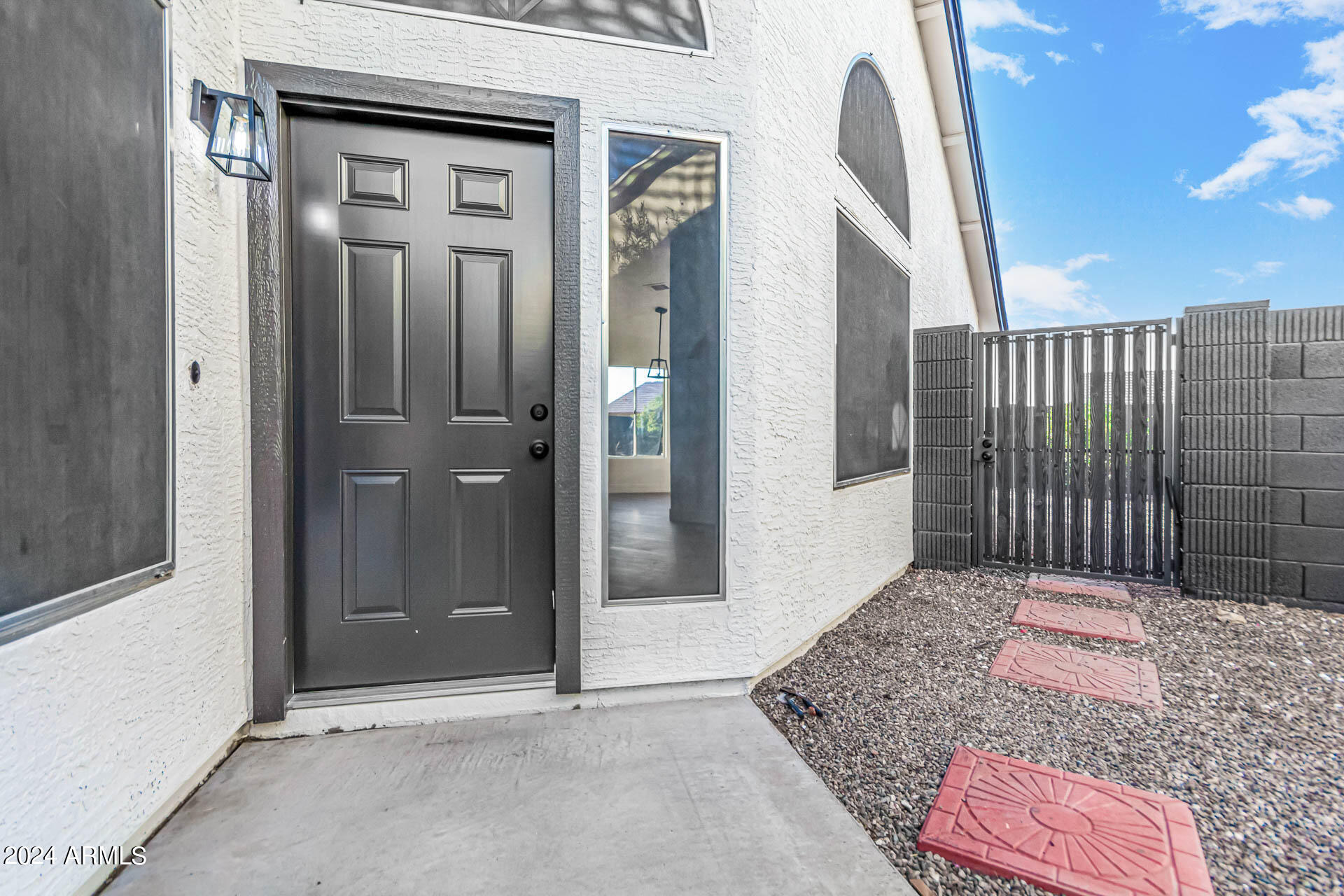 1650 East Darrel Road Phoenix, AZ 85042 - Photo 3 of 31 0013-13-Darrel