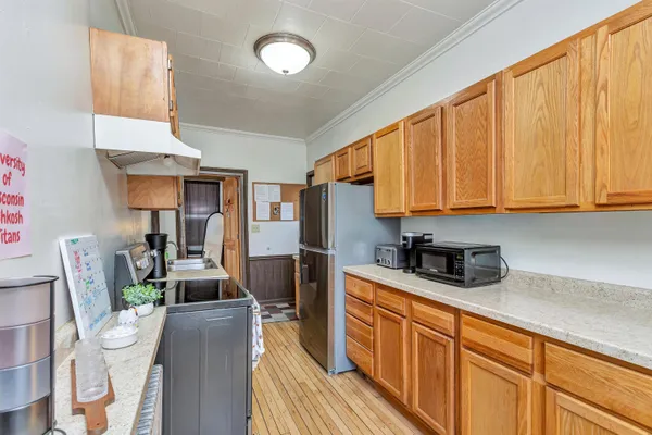 $265,000 | 514 West Irving Avenue, Oshkosh, WI 54901